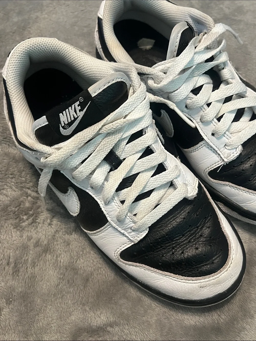 Nike Black & White Low-Top Reverse Panda Sneakers